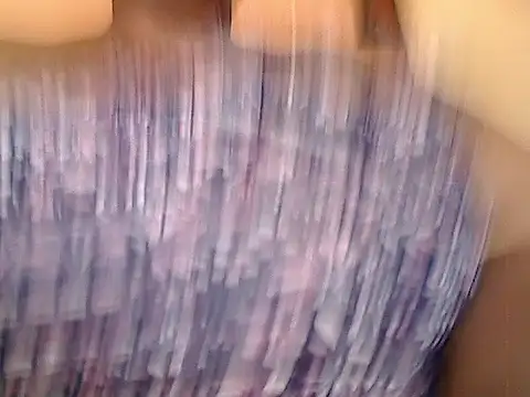 Snapshot of ZOQULUx chatting on 16, 10, 2025 ZOQULUx online show from 16, 10, 2025