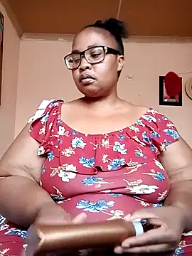 Snapshot of ZOQULUx chatting on 26, 11, 2025 ZOQULUx online show from 26, 11, 2025