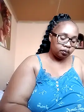 Snapshot of ZOQULUx chatting on 17, 12, 2025 ZOQULUx online show from 17, 12, 2025