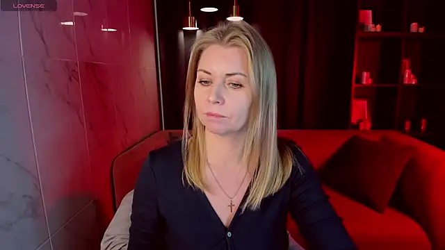 Snapshot of Annie_Light chatting on 16, 12, 2024 Annie Light online show from 16, 12, 2024