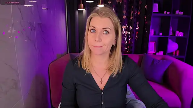 Snapshot of Annie_Light chatting on 20, 2, 2025 Annie Light online show from 20, 2, 2025