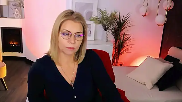 Snapshot of Annie_Light chatting on 21, 9, 2025 Annie Light online show from 21, 9, 2025