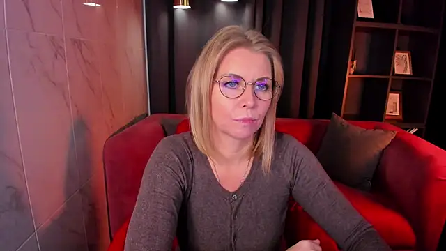 Snapshot of Annie_Light chatting on 22, 9, 2025 Annie Light online show from 22, 9, 2025