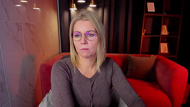 Snapshot of Annie_Light chatting on 26, 9, 2025 Annie Light online show from 26, 9, 2025