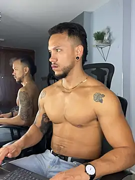 ARON TAYLER01 online show from 1, 2, 2025