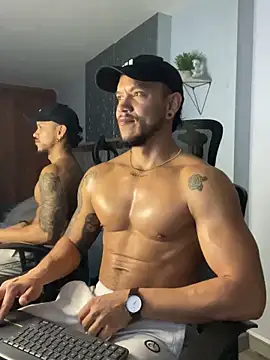 ARON TAYLER01 online show from 10, 2, 2025