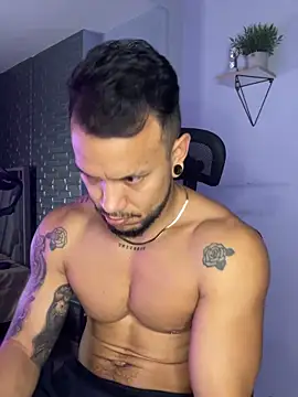 ARON TAYLER01 online show from 3, 10, 2025