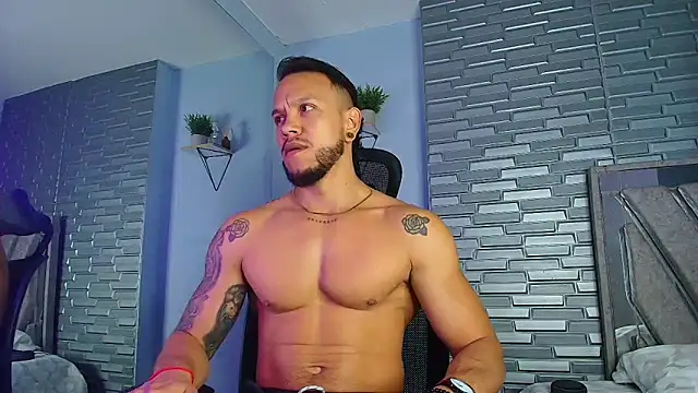 ARON TAYLER01 online show from 11, 2, 2026