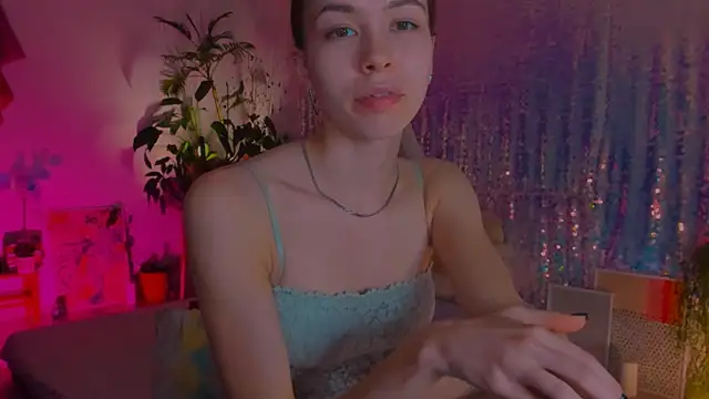 Snapshot of poli__ chatting on 7, 1, 2025 poli   online show from 7, 1, 2025