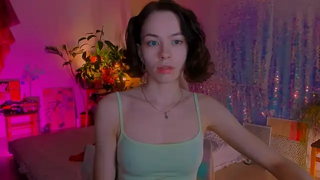 Snapshot of poli__ chatting on 1, 3, 2025 poli   online show from 1, 3, 2025
