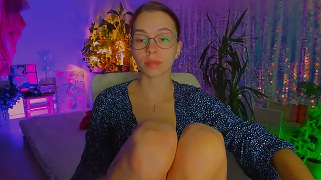 Snapshot of poli__ chatting on 4, 10, 2025 poli   online show from 4, 10, 2025