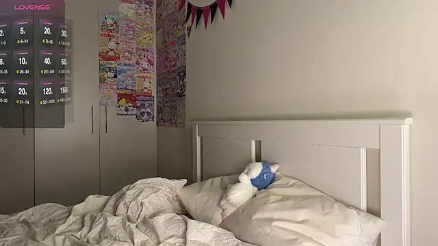 neon demon online show from 4, 4, 2026