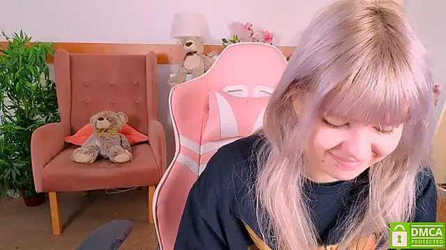 Snapshot of Grace_and__Jacob chatting on 19, 11, 2025 Grace and Jacob online show from 19, 11, 2025