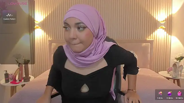 Snapshot of Sooffii_1 chatting on 8, 1, 2025 Sooffii 1 online show from 8, 1, 2025