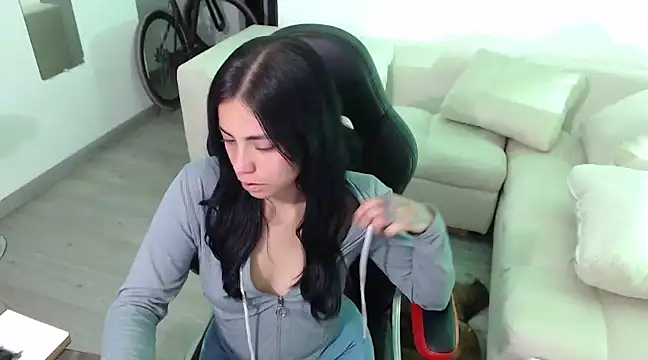Snapshot of i_am_nina_ chatting on 6, 1, 2025 i am nina online show from 6, 1, 2025