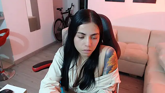 Snapshot of i_am_nina_ chatting on 8, 1, 2025 i am nina online show from 8, 1, 2025