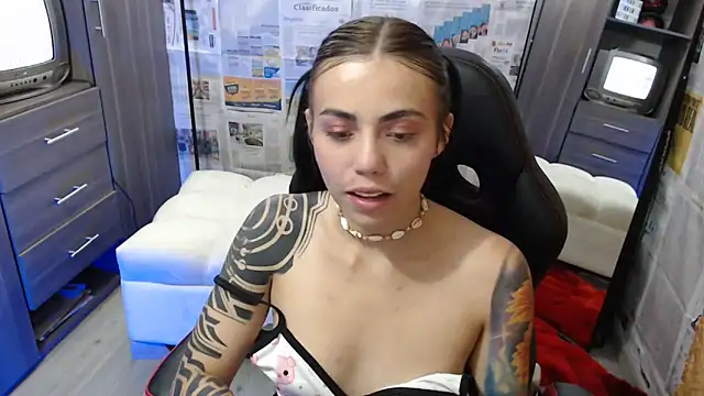 Snapshot of i_am_nina_ chatting on 13, 2, 2025 i am nina online show from 13, 2, 2025
