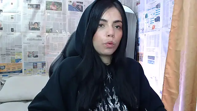 Snapshot of i_am_nina_ chatting on 28, 9, 2025 i am nina online show from 28, 9, 2025