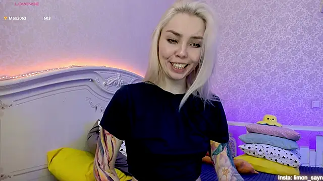 LillyMoure  online show from 19, 1, 2025