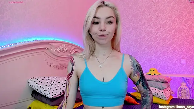 LillyMoure  online show from 30, 1, 2025