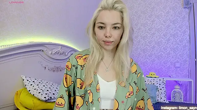 LillyMoure  online show from 26, 2, 2025