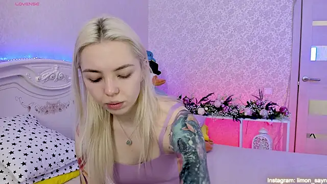 LillyMoure  online show from 13, 3, 2025