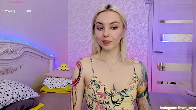 LillyMoure  online show from 19, 3, 2025