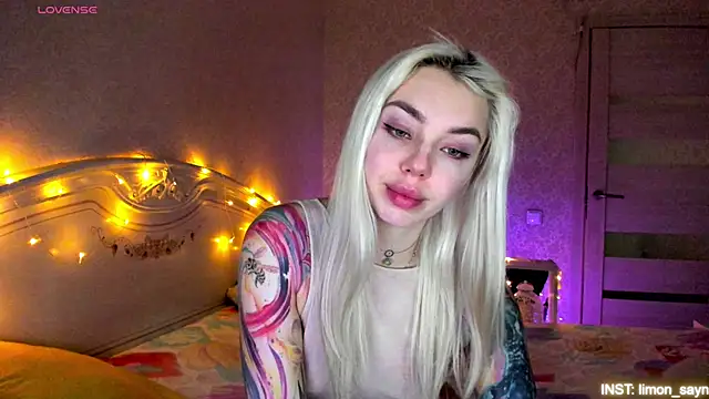 LillyMoure  online show from 16, 3, 2026