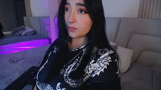 Miss Loise online show from 14, 11, 2025