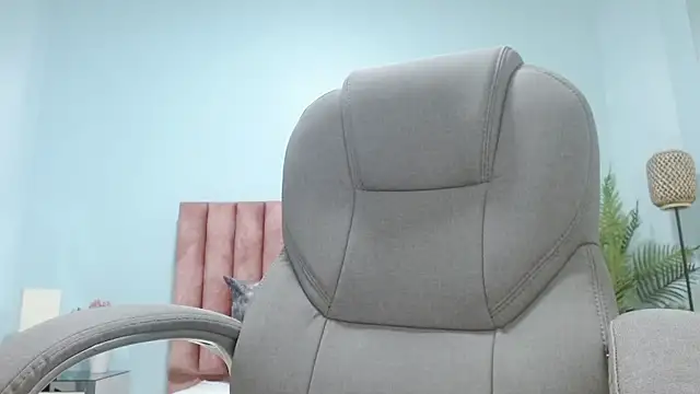 sophia hadid online show from 15, 11, 2025