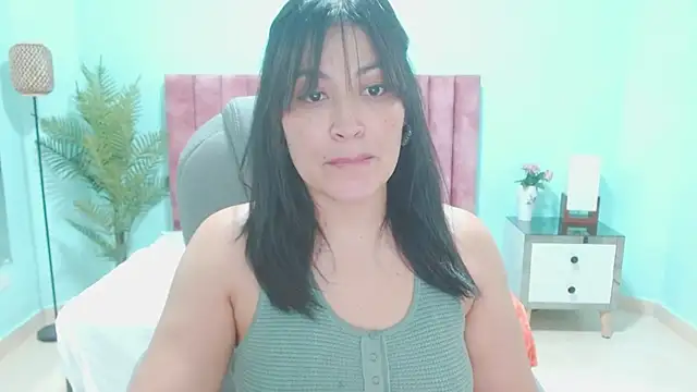 sophia hadid online show from 25, 11, 2025