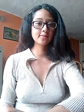 Snapshot of sofia_101 chatting on 5, 11, 2025 sofia 101 online show from 5, 11, 2025