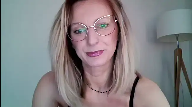 Snapshot of HornyJudith chatting on 7, 1, 2025 HornyJudith online show from 7, 1, 2025