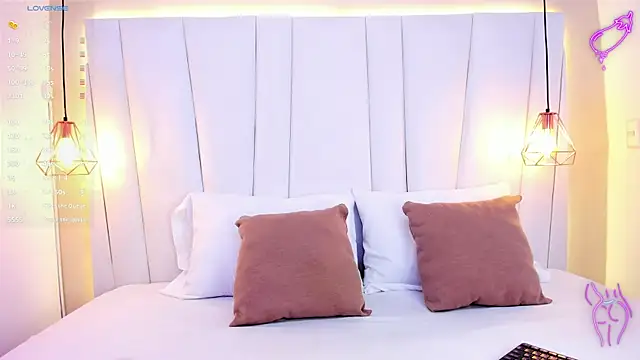 KiarhaTrixie online show from 29, 1, 2025