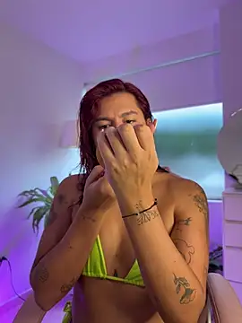 Snapshot of ari_artis chatting on 15, 9, 2025 ari artis online show from 15, 9, 2025