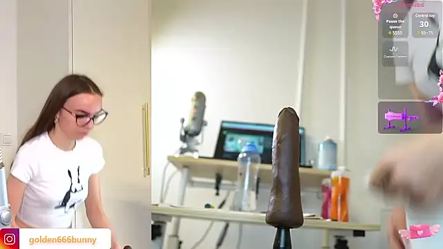 Snapshot of Miss69Ri99 chatting on 4, 1, 2025 Miss69Ri99 online show from 4, 1, 2025