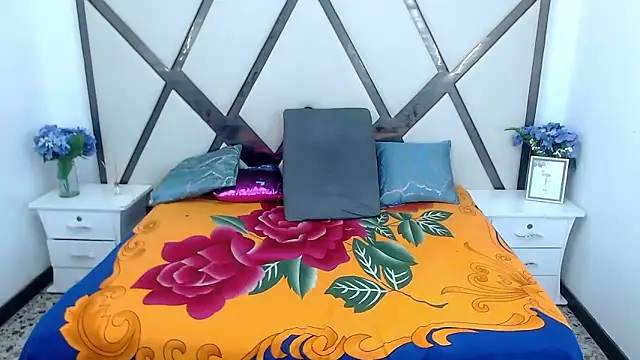 Snapshot of ChloexBigAss chatting on 25, 12, 2024 ChloexBigAss online show from 25, 12, 2024