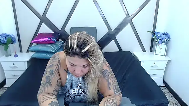 Snapshot of ChloexBigAss chatting on 23, 1, 2025 ChloexBigAss online show from 23, 1, 2025