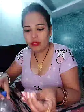 Poojabhabi101 online show from 18, 1, 2025