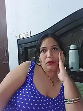 Snapshot of Poojabhabi101 chatting on 15, 7, 2026 Poojabhabi101 online show from 15, 7, 2026