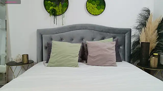 Snapshot of SelineSole chatting on 12, 2, 2025 SelineSole online show from 12, 2, 2025