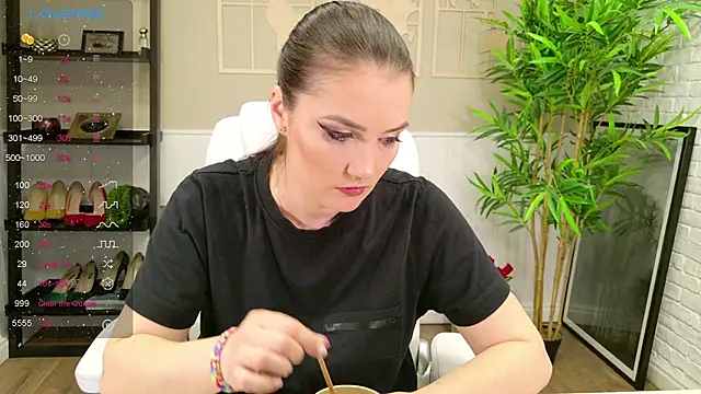 Snapshot of SelineSole chatting on 12, 3, 2025 SelineSole online show from 12, 3, 2025