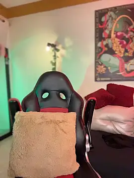 ZahaRoseee online show from 11, 4, 2026