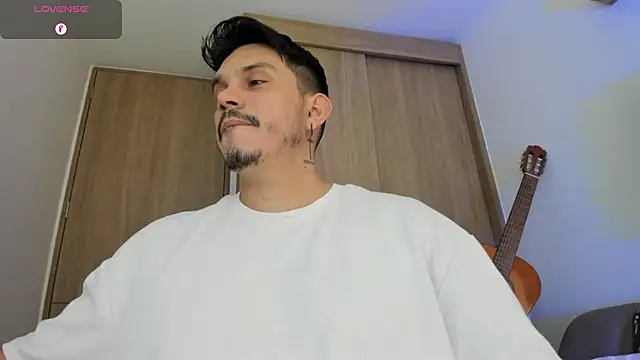 Snapshot of alejandro_stark chatting on 13, 6, 2026 alejandro stark online show from 13, 6, 2026