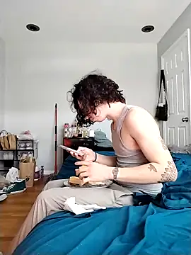 LiverandBrat77 online show from 4, 2, 2025