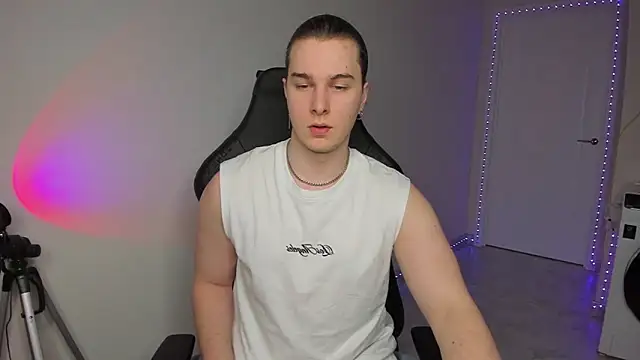 Vincent Strong online show from 2, 2, 2025