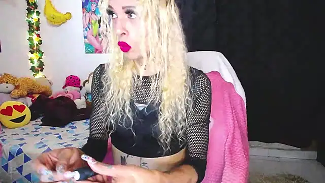 flaquita corall online show from 11, 4, 2026