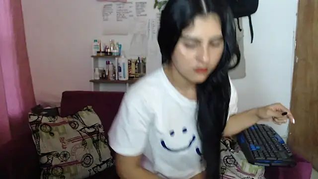 Snapshot of Nathacha chatting on 8, 2, 2025 Nathacha online show from 8, 2, 2025