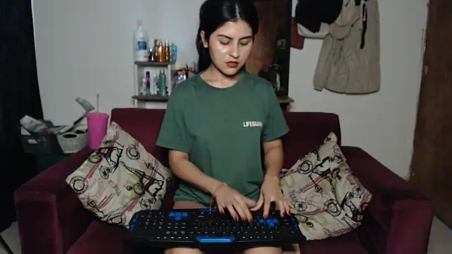 Snapshot of Nathacha chatting on 20, 3, 2025 Nathacha online show from 20, 3, 2025