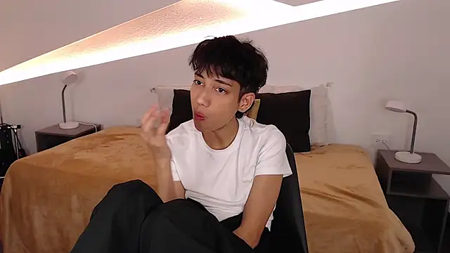 Snapshot of hot_little_bunny chatting on 2, 2, 2025 hot little bunny online show from 2, 2, 2025